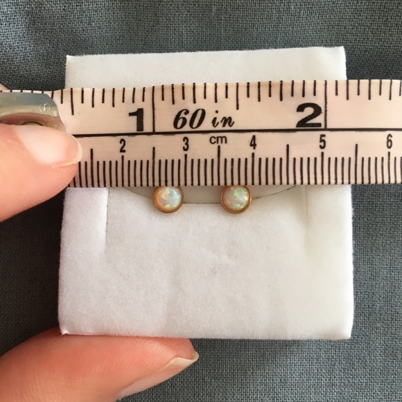 NWOT Opal Stud Earring - Picture 3 of 4
